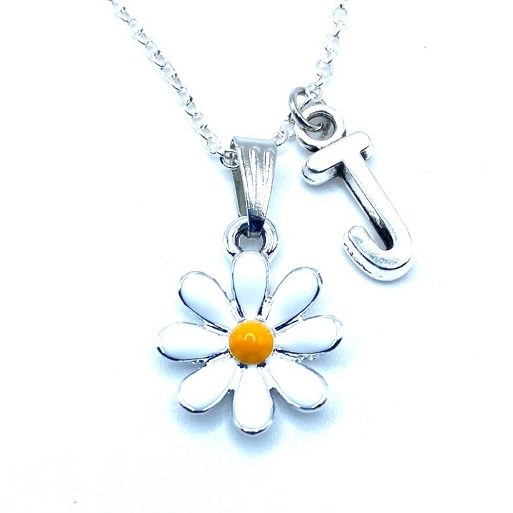 Daisy Pendant Necklace - Picture 5 of 8